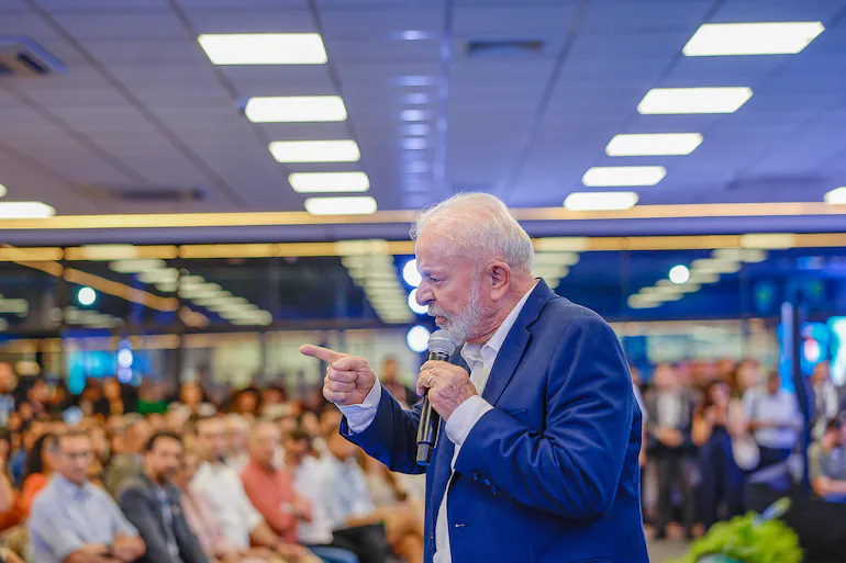 Em Uberlândia, Lula inaugura obra de hospital universitário iniciada em 2012