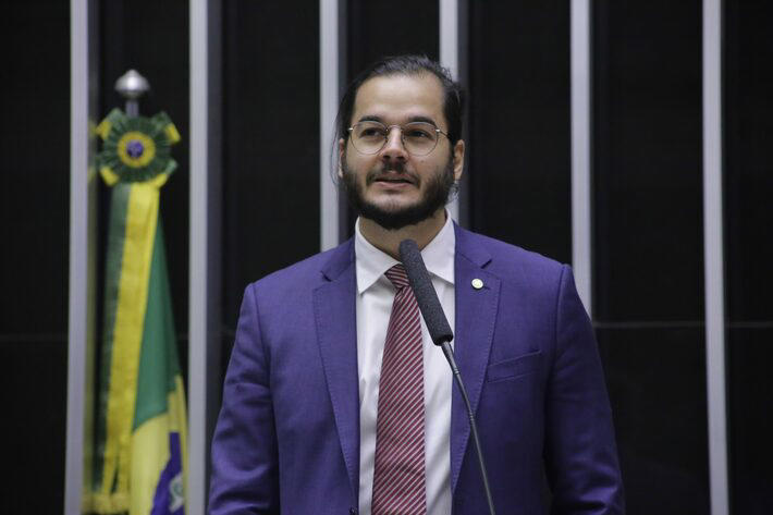 Deputado que discursou contra anistia aciona Polícia Legislativa e pede escolta armada após ameaças